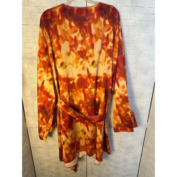 ASOS DESIGN Curve satin long sleeve wrap front mini dress orange abstract print - Picture 2 of 14